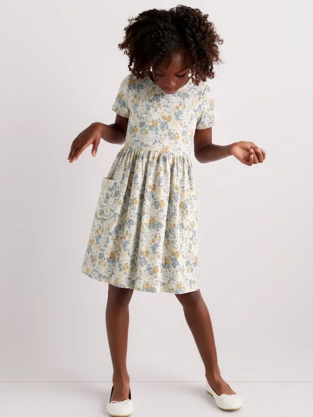 Quince Girls Organic Cotton Fit and Flare Pocket Dress in Grey Ditsy Floral 8